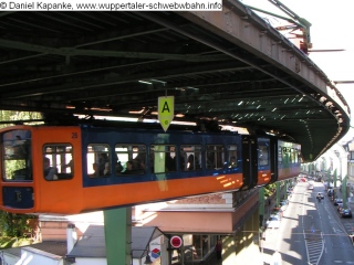 Wagen 26 bei der Einfahr in Vohwinkel